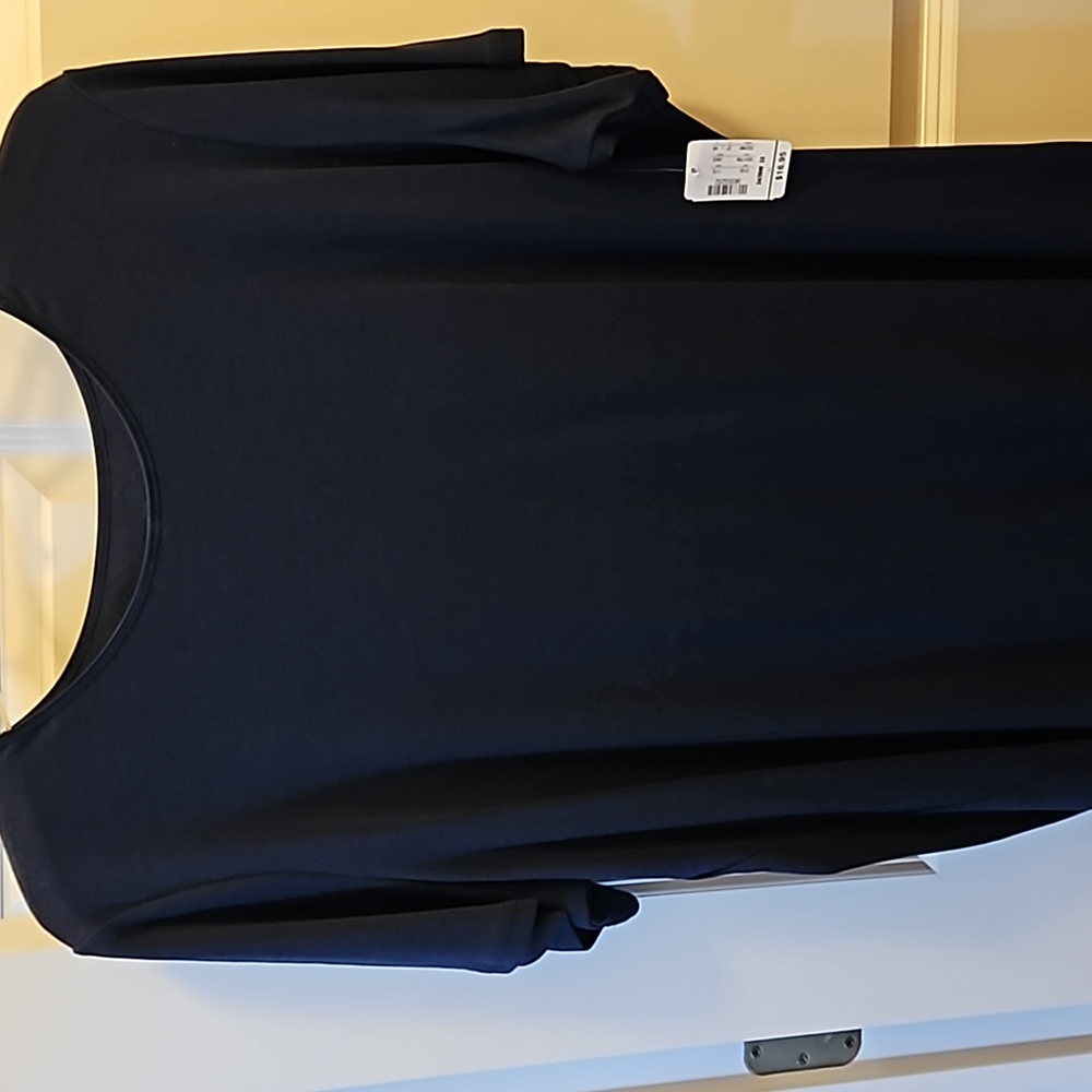 Navy blue short sleeve top